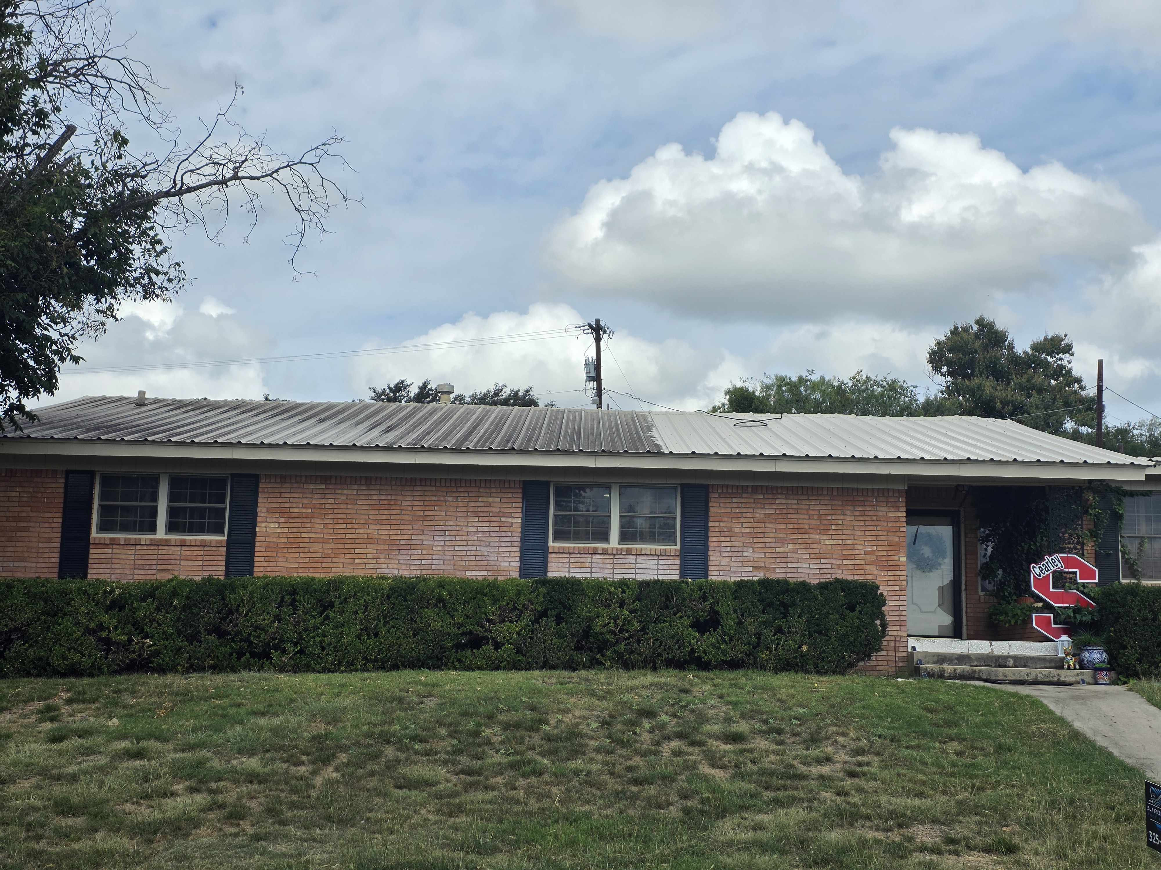 Brick house with roof project